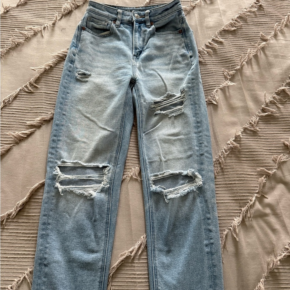 American Eagle mom fit distressed Light Blue Women's Jeans size 000